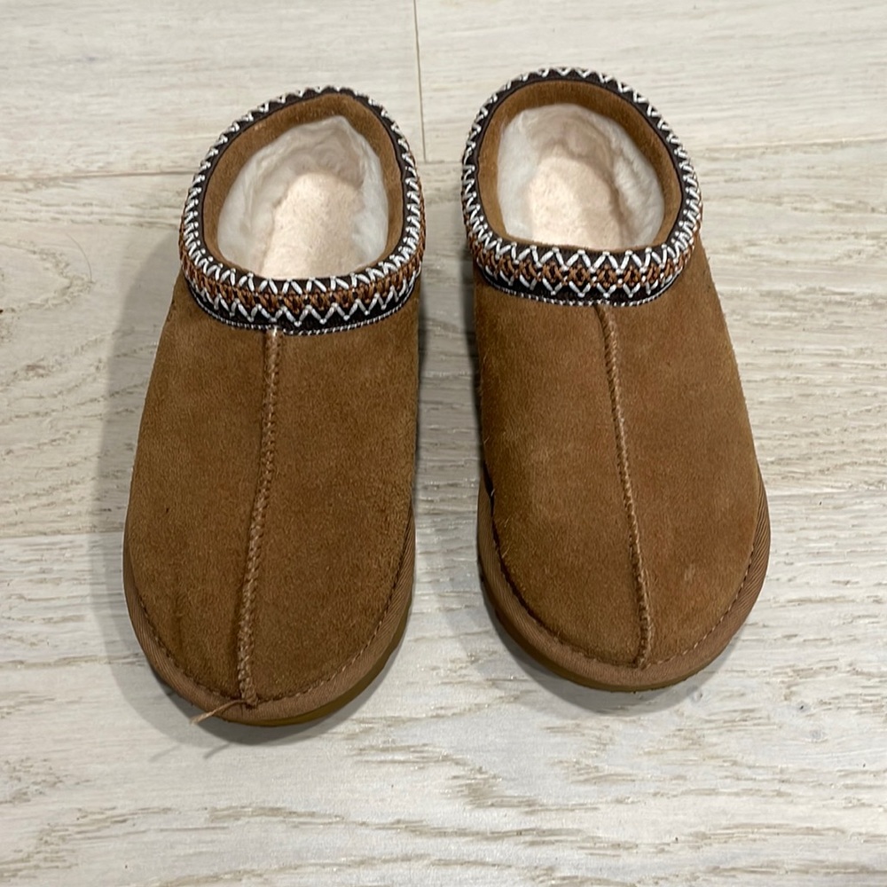 Ugg Tasman Slip-one women’s size 6